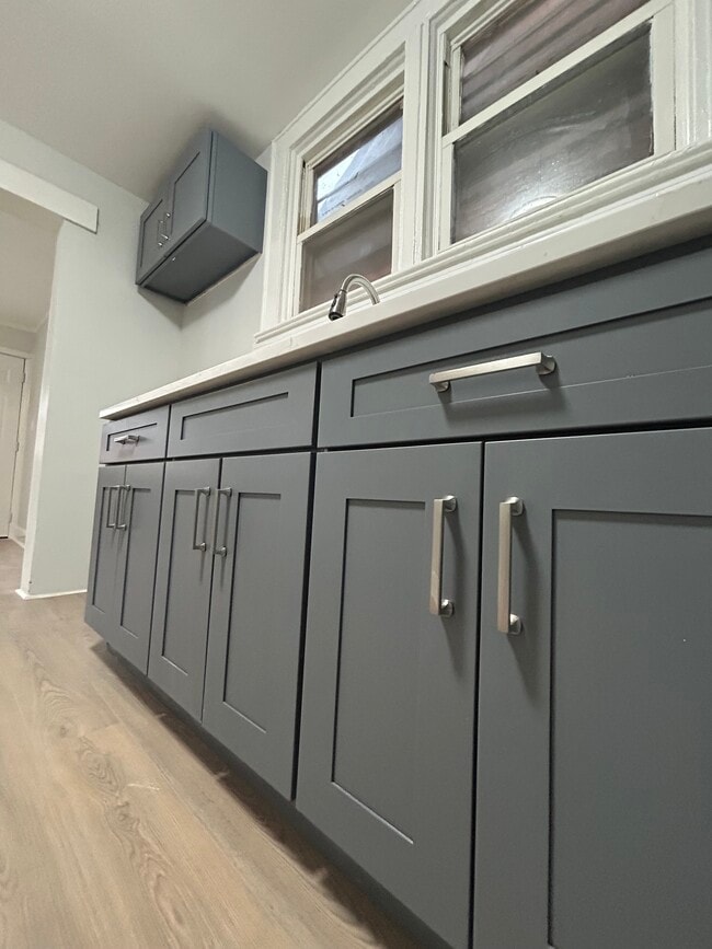 243 Smith St, Unit 2 in Newark, NJ - Foto de edificio - Building Photo