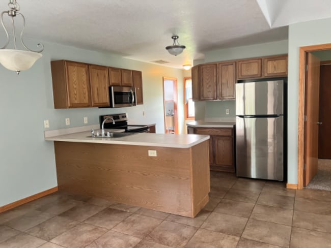 property at 262 Meadowbrook Ave