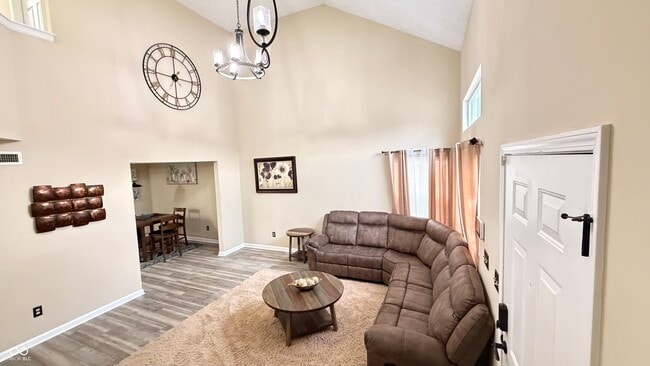 6010 Lakeside Manor Ave in Indianapolis, IN - Building Photo - Building Photo