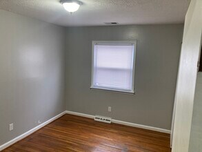 2039 Nashville Ct, Unit Side in Lexington, KY - Building Photo - Building Photo