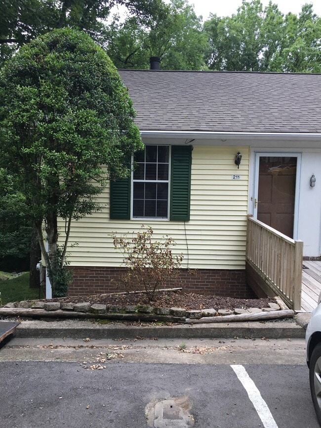 211 Hickory Forge Dr