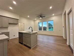 200 S Atwood St in Boyd, TX - Building Photo - Building Photo