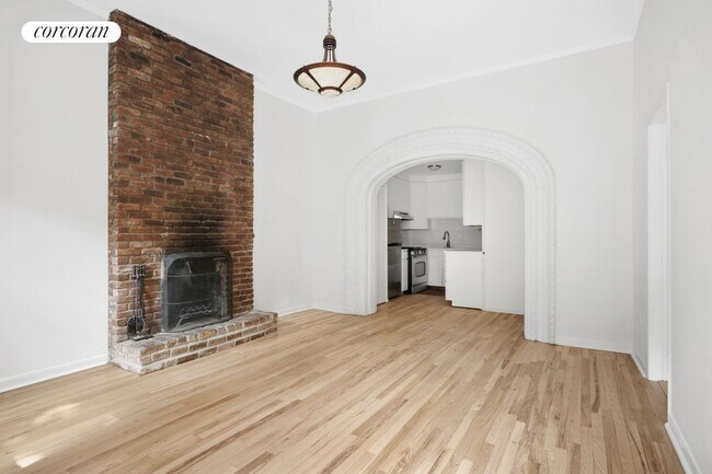 460 W 23rd St in New York, NY - Building Photo - Building Photo