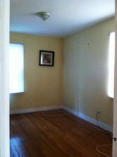 49 Beech Glen St, Unit 3 in Boston, MA - Foto de edificio - Building Photo