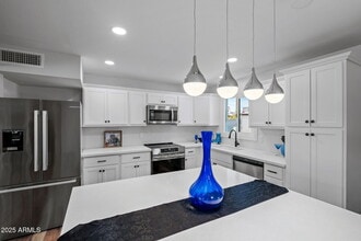 8326 E Crestwood Way in Scottsdale, AZ - Building Photo - Building Photo