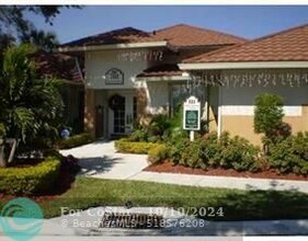 729 NW 91st Terrace in Plantation, FL - Foto de edificio - Building Photo