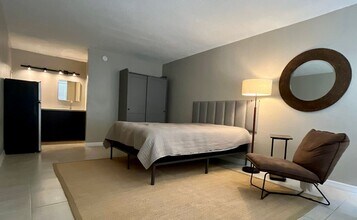 7900 S Orange Blossom Trl in Orlando, FL - Building Photo - Building Photo