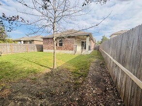 1418 Walden Pond Dr in Pflugerville, TX - Building Photo - Building Photo