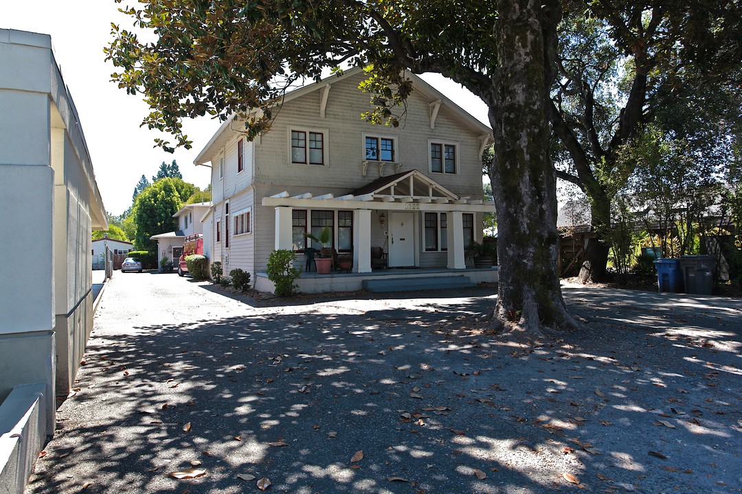 1122 Sonoma in Santa Rosa, CA - Foto de edificio