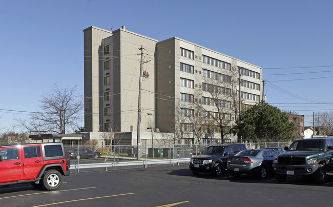 Congress Apartments in West Milwaukee, WI - Building Photo - Building Photo