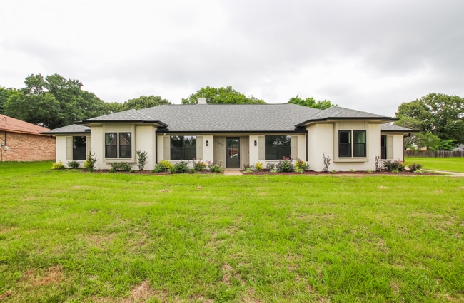 property at 13652 Maxine Dr