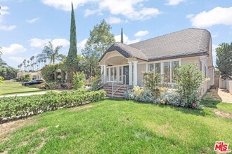 1107 S St Andrews Pl in Los Angeles, CA - Building Photo - Building Photo
