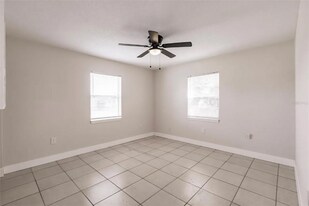 1665 Florence Ave in Englewood, FL - Building Photo