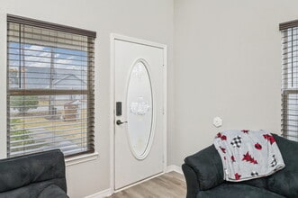 2139 Tom St in Navarre, FL - Foto de edificio - Building Photo