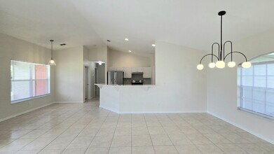 342 NE 17th St in Cape Coral, FL - Building Photo - Building Photo
