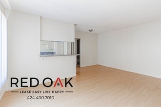 8401 Cedros Ave in Los Angeles, CA - Building Photo - Building Photo