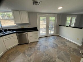 8402 Spring Valley Dr in Austin, TX - Building Photo - Building Photo