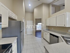 13044 Pine Sap Ct in Clermont, FL - Foto de edificio - Building Photo