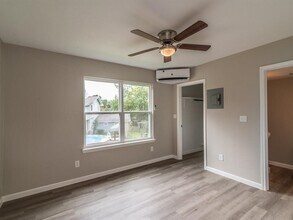 1819 Cove Park Dr in League City, TX - Building Photo - Building Photo