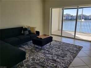 3037 Driftwood Way-Unit -3508 in Naples, FL - Foto de edificio - Building Photo