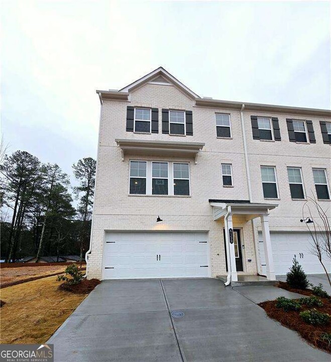 6150 Wayburn in Tucker, GA - Building Photo