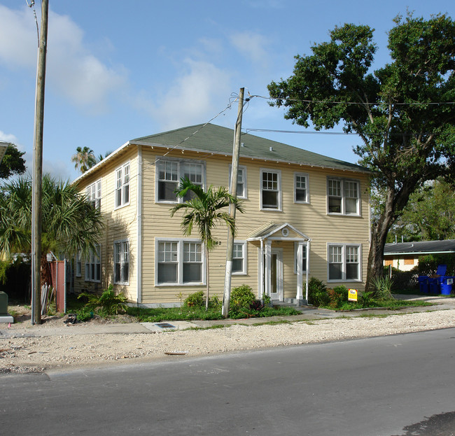 842 Himmarshee St in Fort Lauderdale, FL - Building Photo - Building Photo