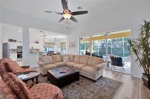 5005 Old Pond Dr in Naples, FL - Building Photo