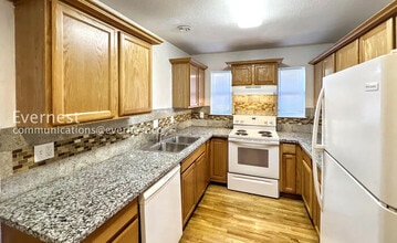 6147 NE 9th Ave in Portland, OR - Building Photo - Building Photo