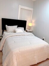 8 Hecla St, Unit 1 in Boston, MA - Foto de edificio - Building Photo