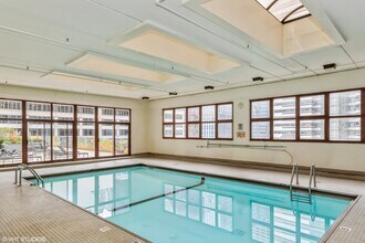 200 N Dearborn St, Unit 2208 in Chicago, IL - Building Photo - Building Photo