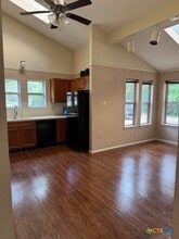 778 Live Oak Dr in Inez, TX - Foto de edificio - Building Photo