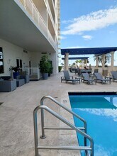 1200 Brickell Bay Dr, Unit 1918 in Miami, FL - Foto de edificio - Building Photo