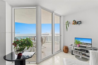 4775 Collins Ave in Miami Beach, FL - Building Photo - Building Photo