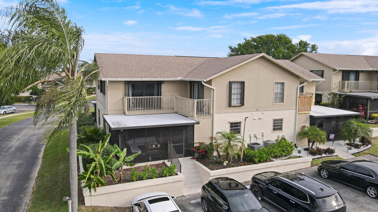 7375 SE Jamestown Terrace in Hobe Sound, FL - Building Photo