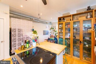 1006 N 5th St in Philadelphia, PA - Building Photo