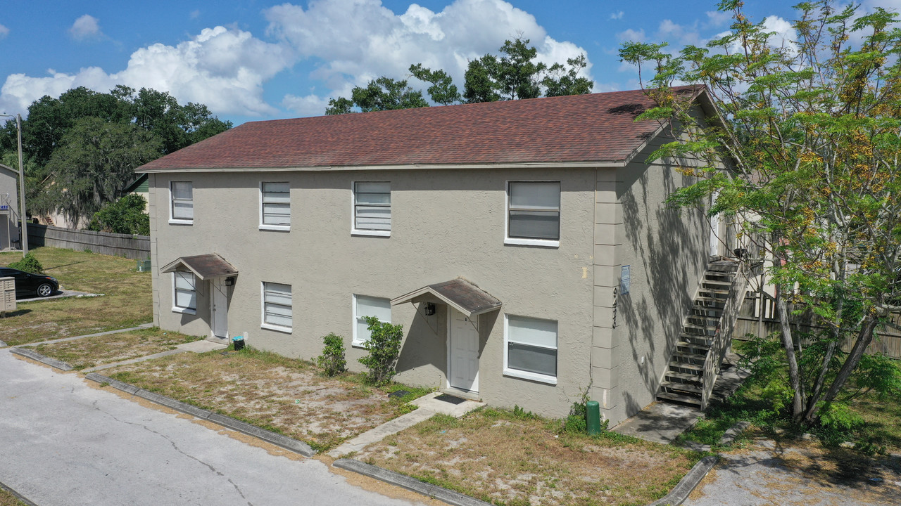 9426 N 50th St in Tampa, FL - Building Photo