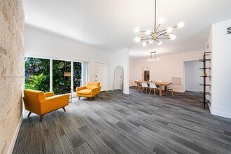 9400 E Bay Harbor Dr in Bay Harbor Islands, FL - Building Photo - Building Photo