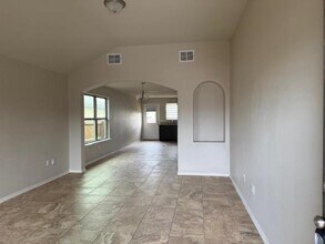 3309 Jose C Santos Dr in Laredo, TX - Building Photo - Building Photo