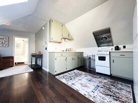 13 Center St in Waterville, ME - Building Photo