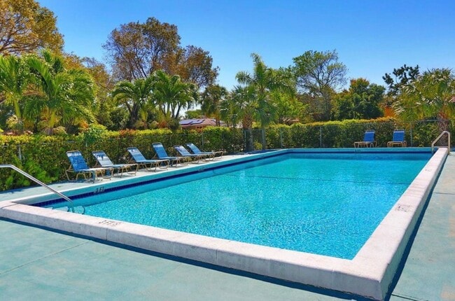 property at 2730 Forest Hills Blvd