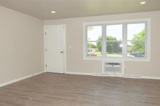 2702 N Mason St, Unit Left in Appleton, WI - Foto de edificio - Building Photo