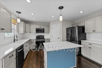 7827 Wedgetail Drive in Zionsville, IN - Building Photo - Building Photo