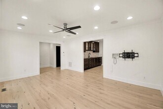 24 Lipscomb Ct in Sterling, VA - Building Photo - Building Photo