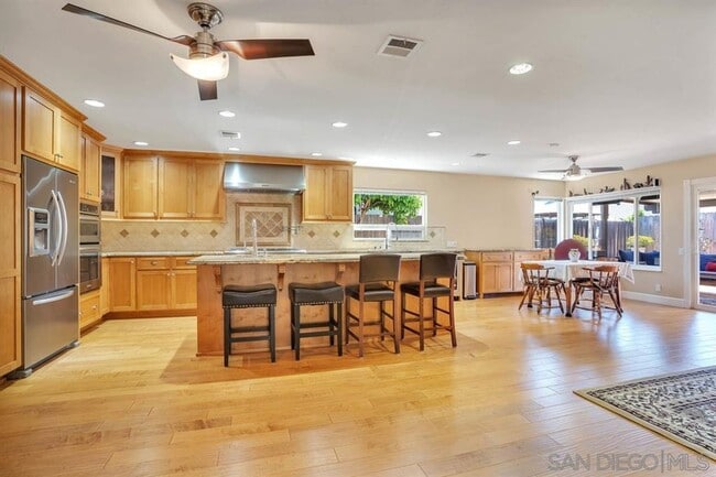 10575 Braverman Dr in Santee, CA - Building Photo - Building Photo