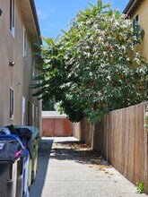 1456 E 23rd St in Los Angeles, CA - Building Photo - Building Photo