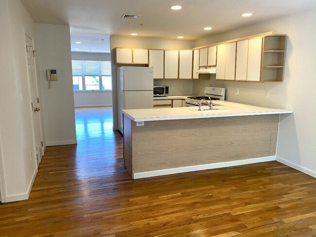 property at 1001 Oak St