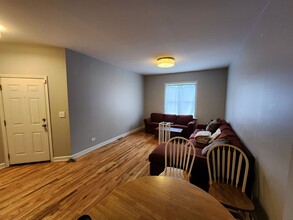 1147 E 61st St in Chicago, IL - Building Photo - Building Photo