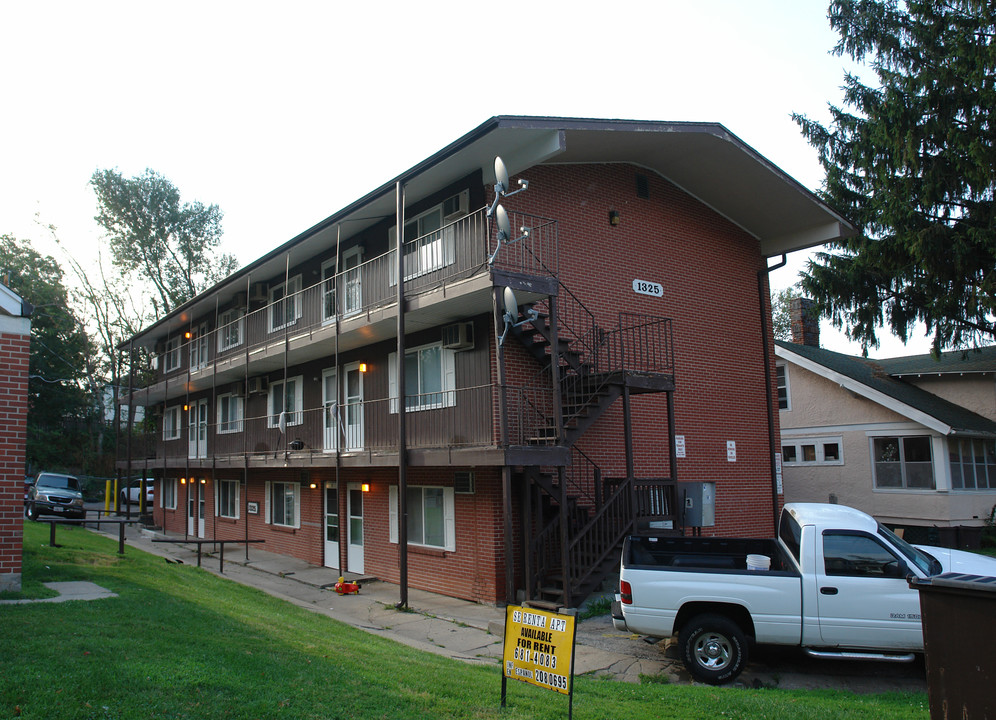 Country House in Omaha, NE - Foto de edificio