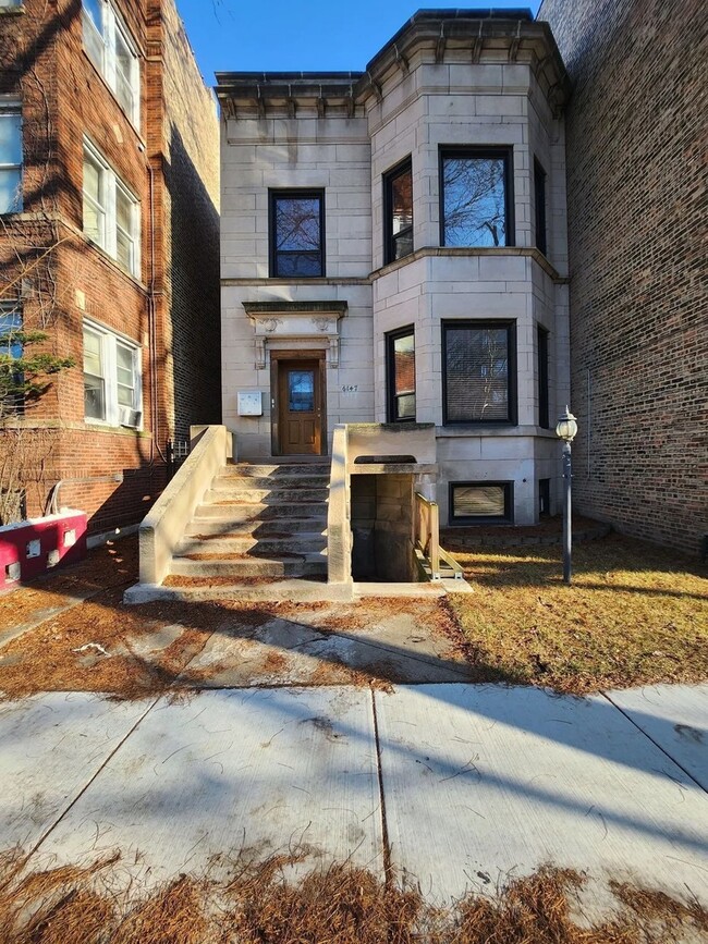 property at 6147 S Drexel Ave