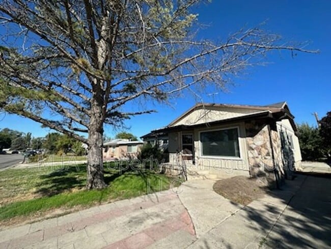 property at 2928 W Lehi Dr